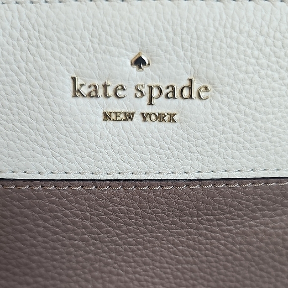 Kate Spade NWOT Burgundy and Cream Crossbody Bag - Picture 3 of 9
